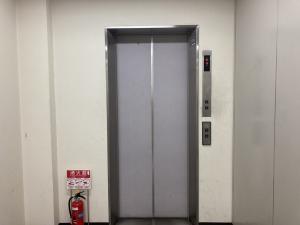 守口富士ビル　基準階エレベーター　