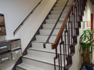 丸善ボタンビル階段