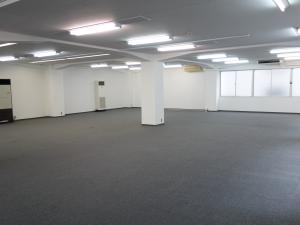 新日本ビル室内