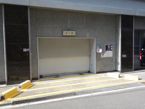 山甚(ヤマジン)ビル立体駐車場