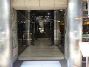 岡崎橋ビルエントランス