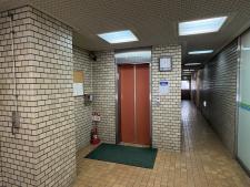高麗橋ビルエレベーター
