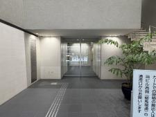 京都フコク生命四条柳馬場ビルエントランス