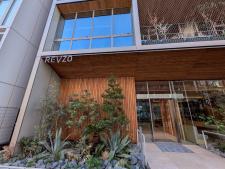 ＲＥＶＺＯ新橋