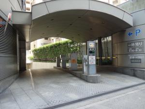 大江ビル駐車場