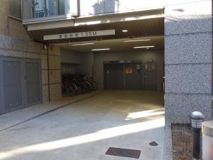 いちご南森町ビル立体駐車場