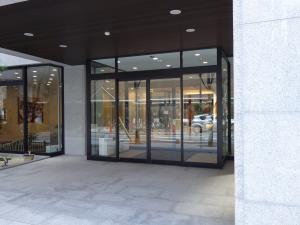 公冠ビルエントランス