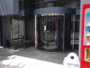 シンプレス江坂ビルエントランス