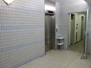 砂糖会館ビルエレベーター