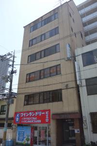 上汐泉本ビル外観