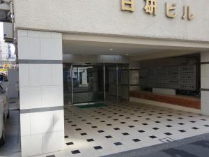 日研ビルエントランス