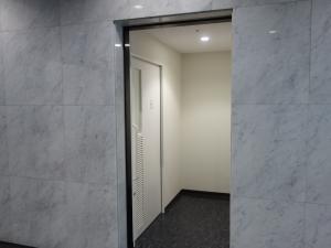 ニッセイ新大阪南口ビル身障者用トイレ