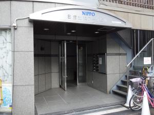 日宝北浜アークビルエントランス