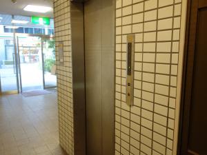 ウエスト船場ビルエレベーター