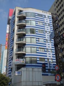 ストライプ京阪谷町ビル外観