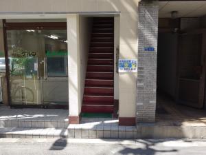谷岡船越町ビルエントランス