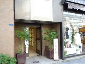 心斎橋エルナ岩崎ビルエントランス