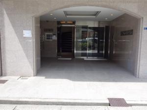 靖安谷町ビルエントランス