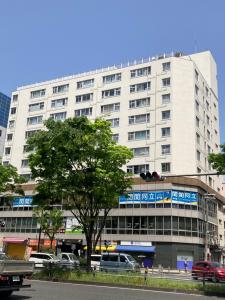 上六センタービル　外観