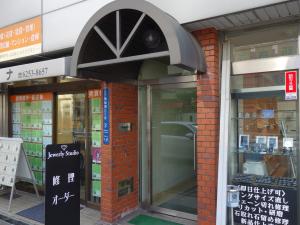 中和船場ビルエントランス