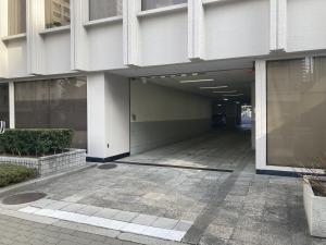 上町セイワビル　駐車・駐輪場入口