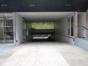 エミネント心斎橋ビル駐車場