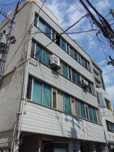 牧野ビル外観