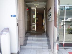 中川ビルエントランス