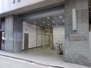 新山本ビルエントランス