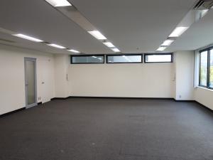 キャプテンビル室内