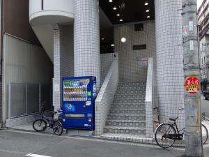 ローレルステート松屋町ビルエントランス