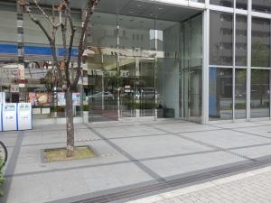 アーバンエース肥後橋ビルエントランス
