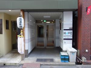 新興ビルエントランス