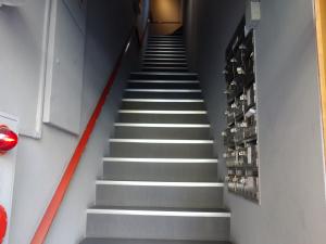 高麗橋双葉ビル階段