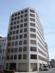 上六新興産ビル外観