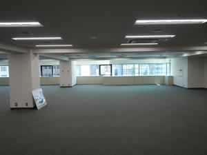 南海難波御堂筋ウエストビル室内