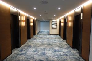 東洋紡ビルエレベーターホール