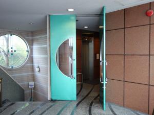 アルファ備後町ビルエントランス