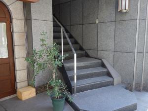 オルグ上本町２階専用階段