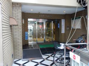 エステート心斎橋ビルエントランス