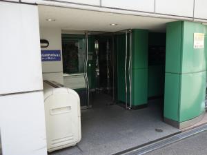 ステージ神山ビルエントランス
