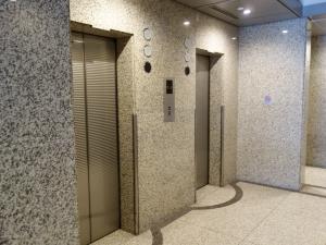 鈴木康(コウ)ビルエレベーター