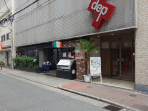 ＤＥＰ心斎橋ビル１階店舗