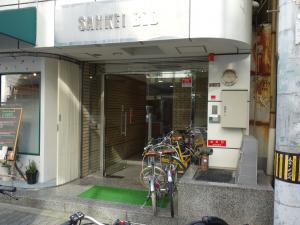 新町三恵ビルエントランス