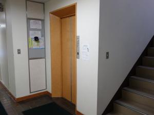 ヴィレッジリバー南森町ビルエレベーター
