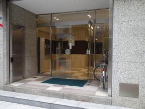 瓦町昭和ビルエントランス