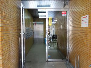 ダイアパレス順慶町ビルエントランス