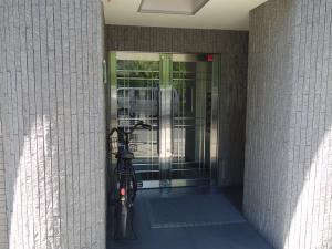 角野ビルエントランス