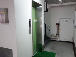 若竹ビルエレベーター