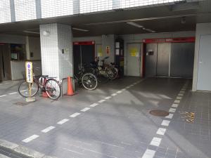 博労町辰巳ビル立体駐車場